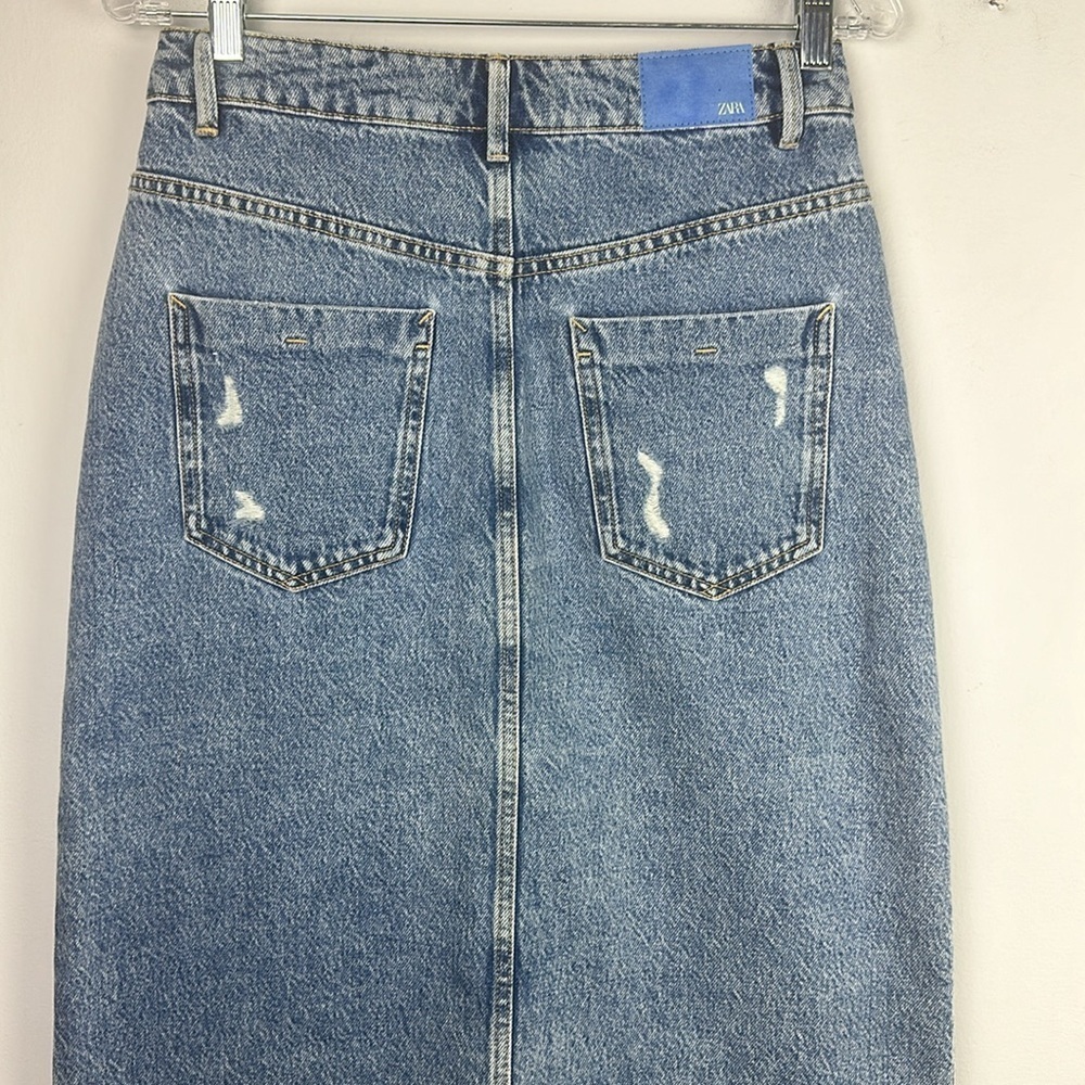 Zara Midi High Waisted Denim Skirt Blue Cotton Size M Distressed Split Front Hem - Picture 11 of 16